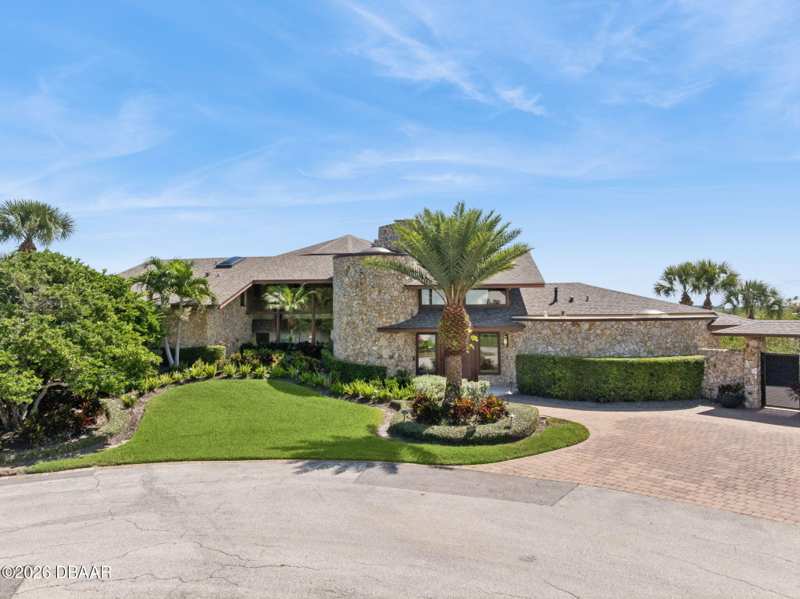 5 bedroom Single Family Residence at 107 Donlon Drive, Donlon Cove, New Smyrna Beach — photo 1