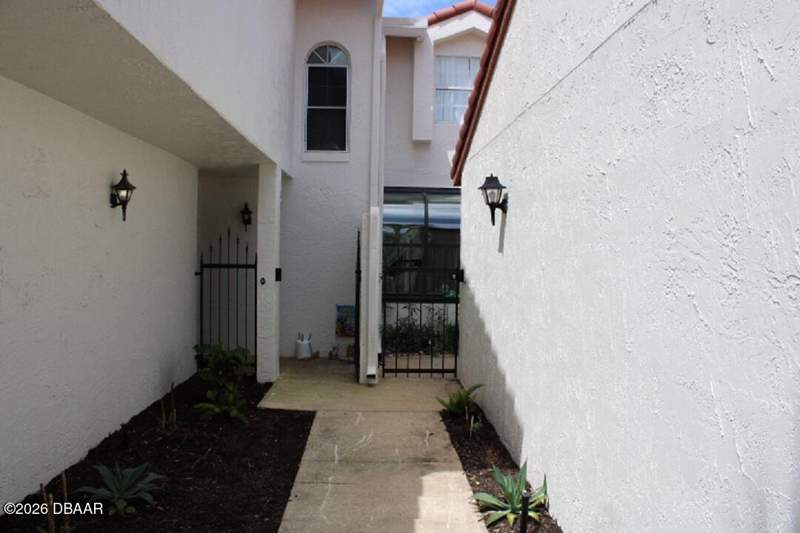 2 bedroom Townhouse at 288 Florida Shores Boulevard, Sea Havens, Daytona Beach Shores — photo 3