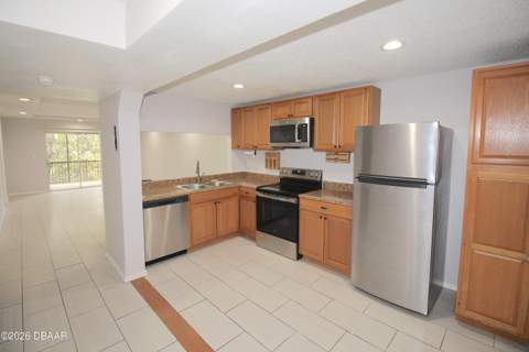 640 N Nova Road #415, Ormond Beach FL - photo 6 of 38
