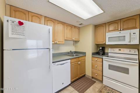 2700 Ocean Shore Boulevard #405, Ormond Beach FL - photo 17 of 38
