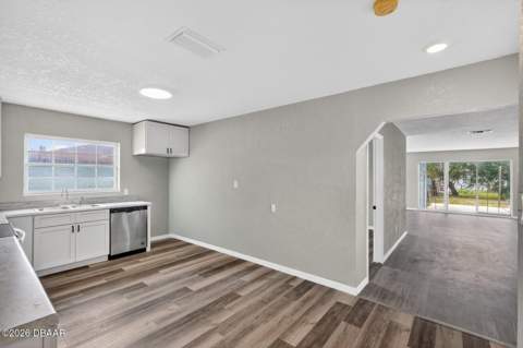 1027 Bel Aire Drive, Daytona Beach FL - photo 15 of 46