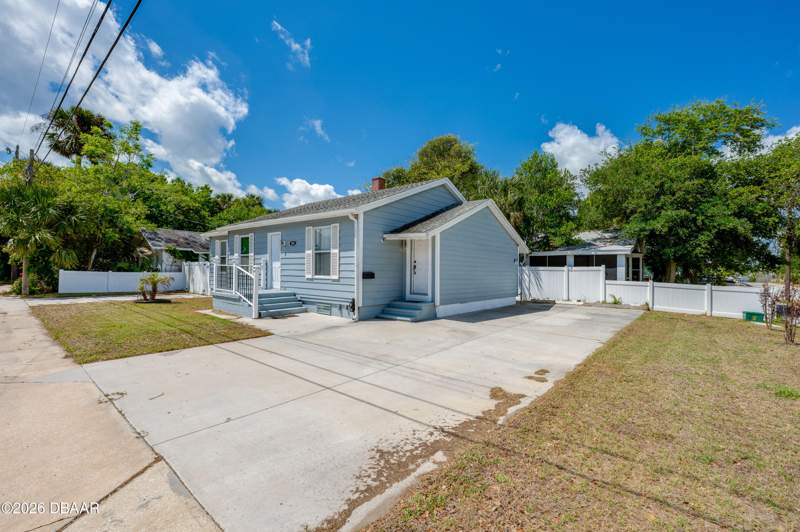 2 bedroom Single Family Residence at 243 N Peninsula Drive, Memento, Daytona Beach — photo 3