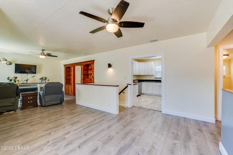 2 bedroom Single Family Residence at 243 N Peninsula Drive, Memento, Daytona Beach — photo 4