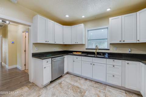 243 N Peninsula Drive, Daytona Beach FL - photo 9 of 48