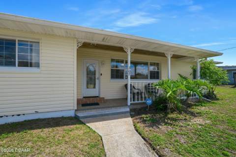 307 Manhattan Avenue, Daytona Beach FL - photo 12 of 60