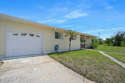 307 Manhattan Avenue, Daytona Beach FL - photo 11 of 60