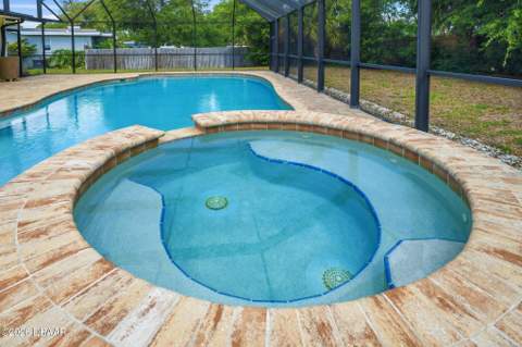 307 Manhattan Avenue, Daytona Beach FL - photo 9 of 60
