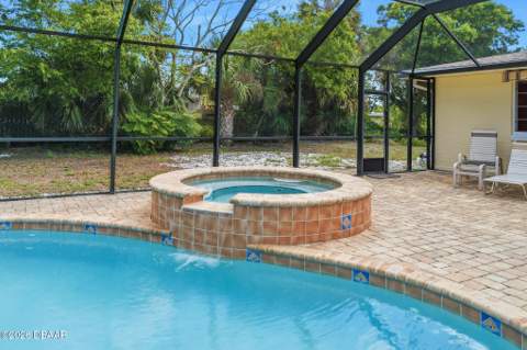 307 Manhattan Avenue, Daytona Beach FL - photo 10 of 60