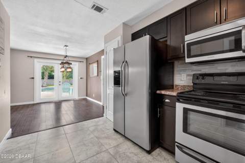 609 Johnson Drive, Ormond Beach FL - photo 6 of 24