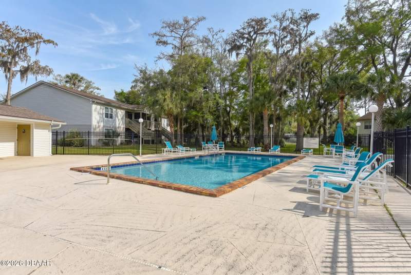 2 bedroom Condominium at 1600 Big Tree Road #G3, Condo At Georgetown Lake, A Condo, Daytona Beach — photo 5