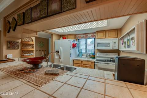 944 S Peninsula Drive #102, Daytona Beach FL - photo 8 of 53