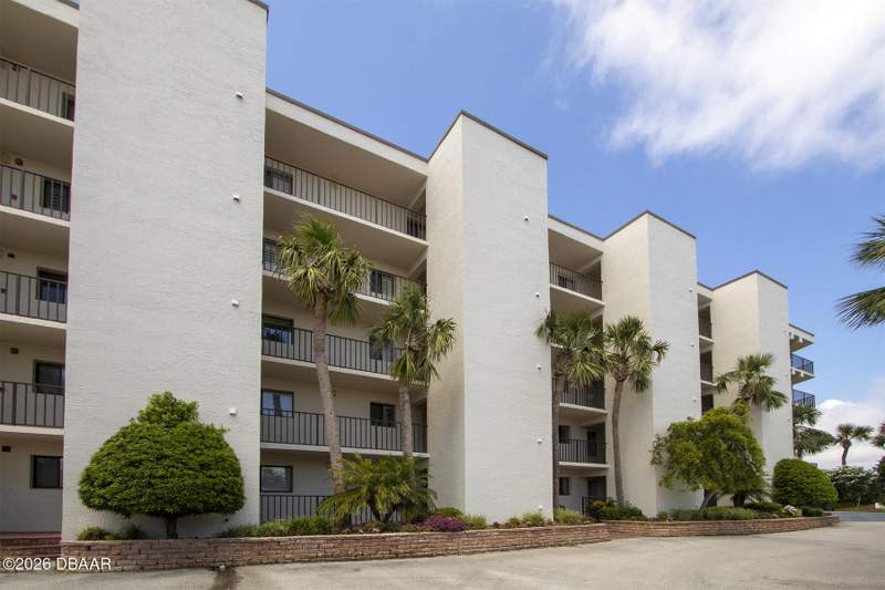 2 bedroom Condominium at 944 S Peninsula Drive #102, Pier Forty-Three, Daytona Beach — photo 3
