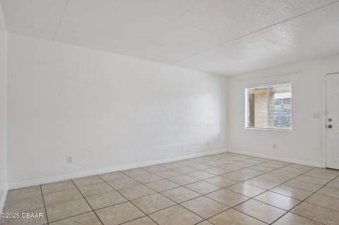 415 N Halifax Avenue #109, Daytona Beach FL - photo 6 of 20