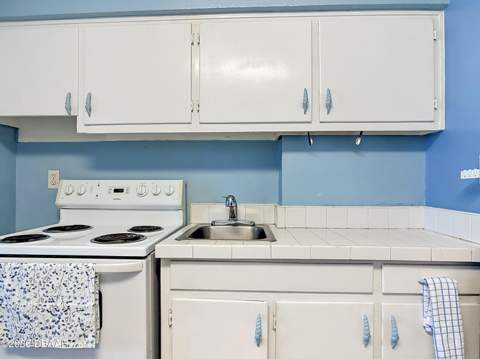 1233 S Atlantic Avenue #102, Daytona Beach FL - photo 17 of 41