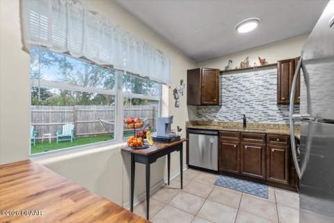 450 Card Avenue, Holly Hill FL - photo 9 of 39