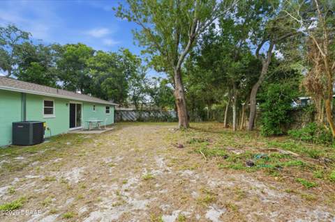1528 Valencia Avenue, Daytona Beach FL - photo 8 of 40