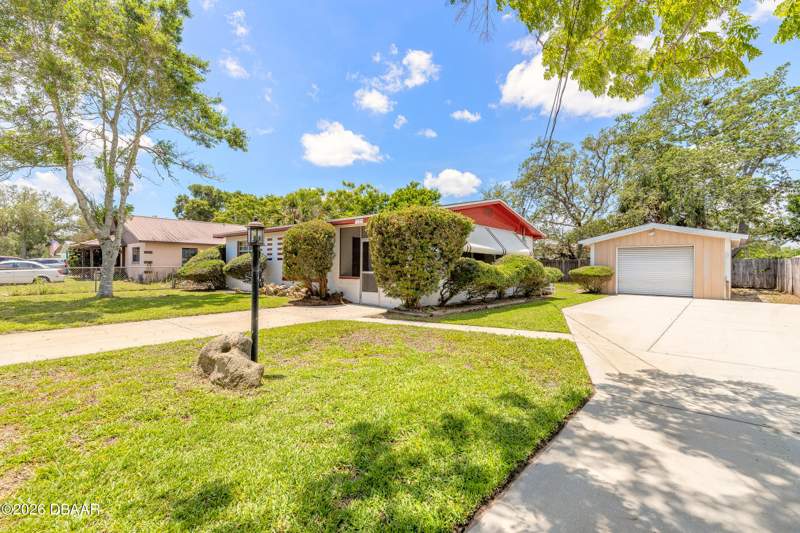 3 bedroom Single Family Residence at 1584 Valencia Avenue, Highland Park, Daytona Beach — photo 2