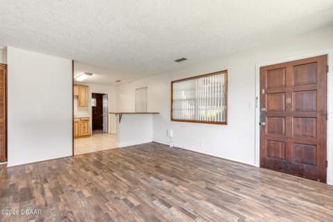 1584 Valencia Avenue, Daytona Beach FL - photo 7 of 28