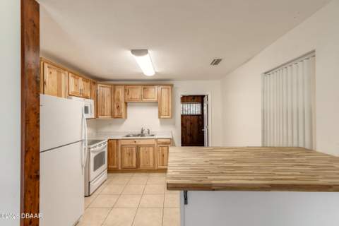 1584 Valencia Avenue, Daytona Beach FL - photo 9 of 28