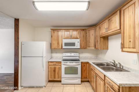 1584 Valencia Avenue, Daytona Beach FL - photo 11 of 28