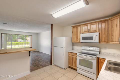 1584 Valencia Avenue, Daytona Beach FL - photo 12 of 28
