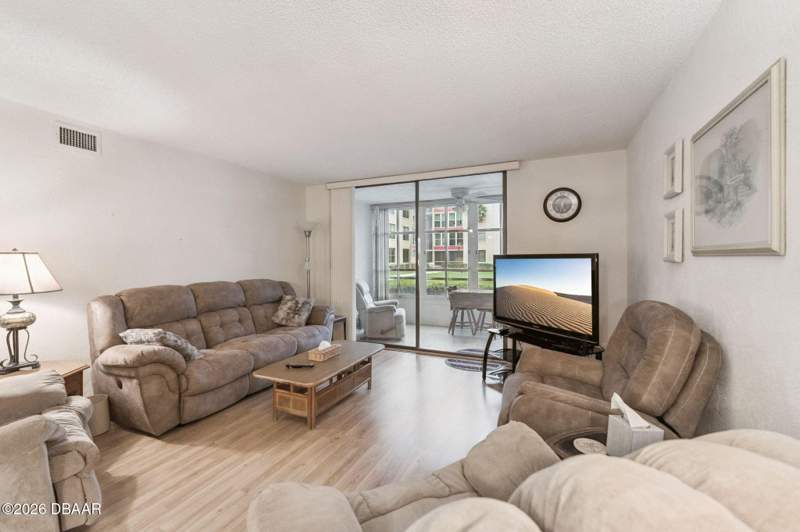 2 bedroom Condominium at 325 Wilder Boulevard #A103, Wilder Blvd Condo, Daytona Beach — photo 3