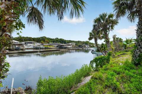124 Randle Avenue, Oak Hill FL - photo 15 of 87