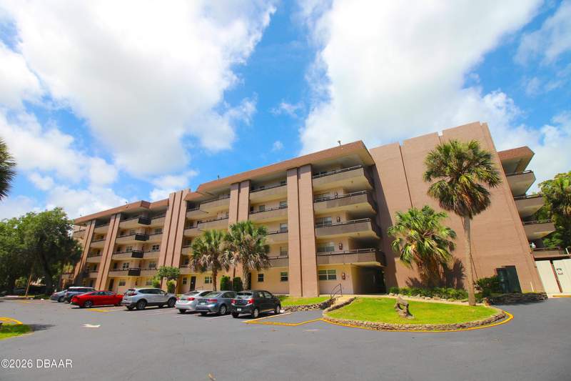 2 bedroom Condominium at 640 N Nova Road #415, Tomoka Oaks Condo North, Ormond Beach — photo 4