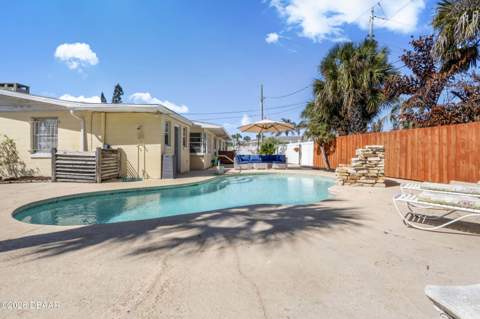 1124 N Halifax Avenue, Daytona Beach FL - photo 9 of 42
