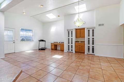 1124 N Halifax Avenue, Daytona Beach FL - photo 10 of 42