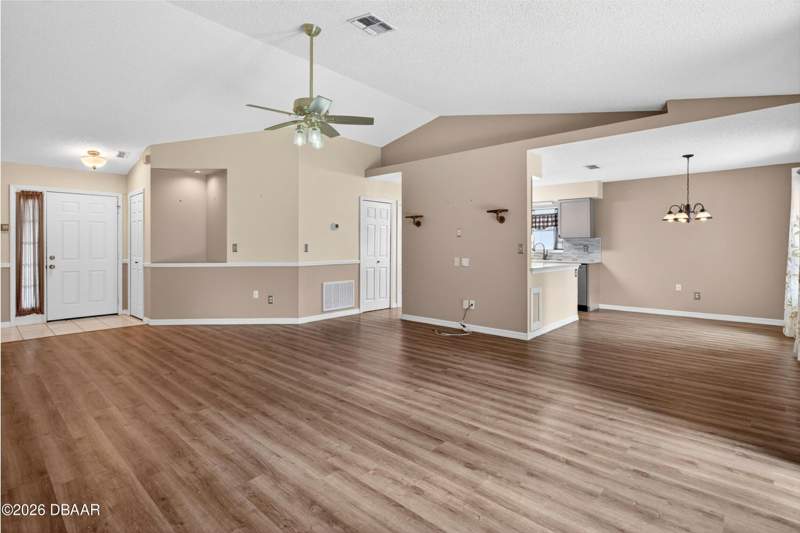 2 bedroom Single Family Residence at 2127 King Richards Court, Sherwood Oaks, Orange City — photo 4