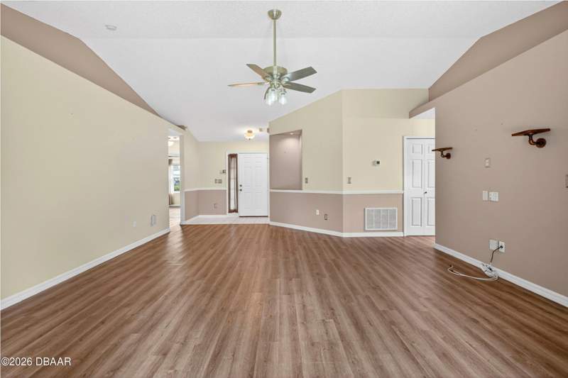 2 bedroom Single Family Residence at 2127 King Richards Court, Sherwood Oaks, Orange City — photo 5