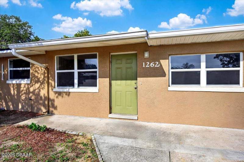 3 bedroom Single Family Residence at 1262 Essex Road, Lake Ellabella, Daytona Beach — photo 2