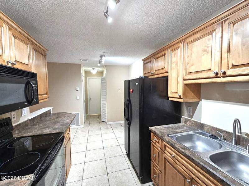 2 bedroom Condominium at 1600 Big Tree Road #G5, Condo At Georgetown Lake, A Condo, Daytona Beach — photo 5