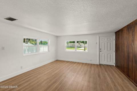 607 Wayne Avenue, New Smyrna Beach FL - photo 8 of 30