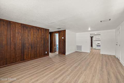 607 Wayne Avenue, New Smyrna Beach FL - photo 7 of 30