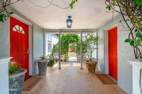 129 Rosalyn Avenue, Daytona Beach FL - photo 7 of 42