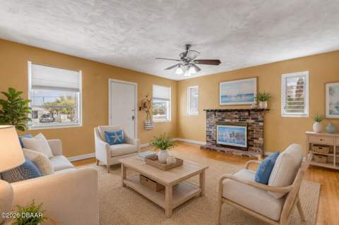 516 Wisteria Road, Daytona Beach FL - photo 7 of 31