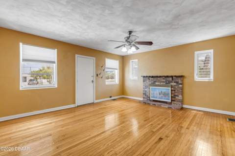 516 Wisteria Road, Daytona Beach FL - photo 8 of 31