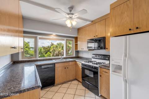 516 Wisteria Road, Daytona Beach FL - photo 11 of 31