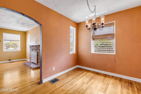 516 Wisteria Road, Daytona Beach FL - photo 9 of 31