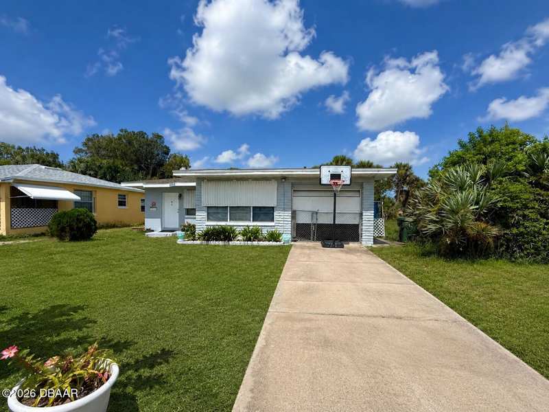 3 bedroom Single Family Residence at 1517 N Grandview Avenue, Kahnway, Daytona Beach — photo 1