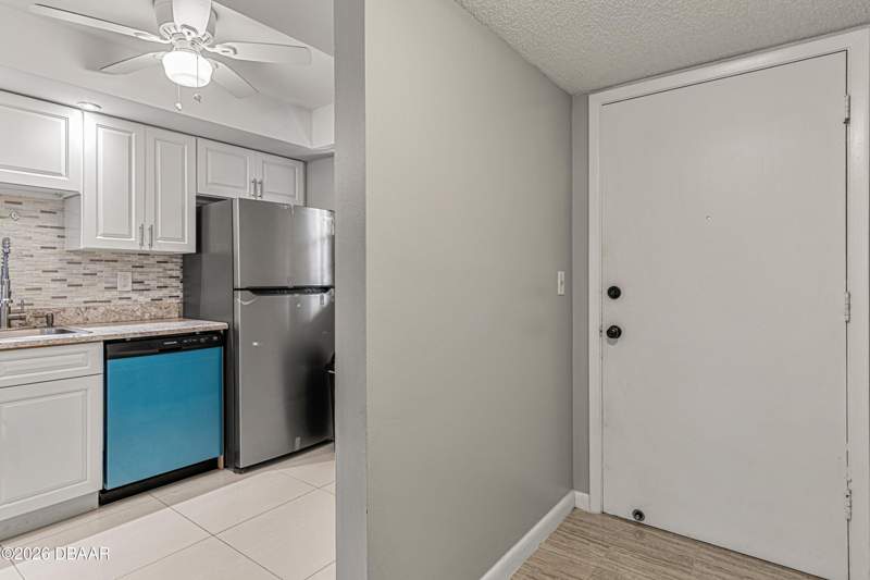 2 bedroom Condominium at 640 N Nova Road #409, Tomoka Oaks Condo North, Ormond Beach — photo 5