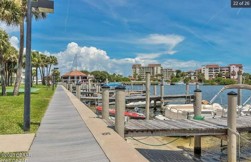 1 bedroom Condominium at 719 S Beach Street #103, River House, Daytona Beach — photo 4