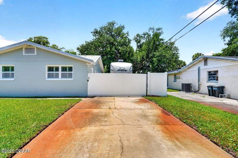3 bedroom Single Family Residence at 2334 Citrus Avenue, Palm Grove, South Daytona — photo 5