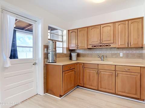 204 Osceola Avenue, Ormond Beach FL - photo 10 of 34