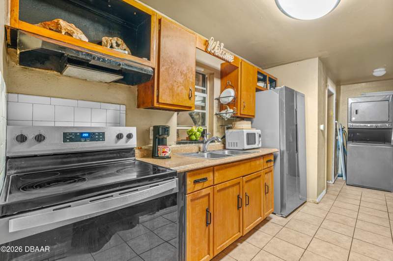 3 bedroom Single Family Residence at 808 Kathy Street, Cedar Point, Daytona Beach — photo 3