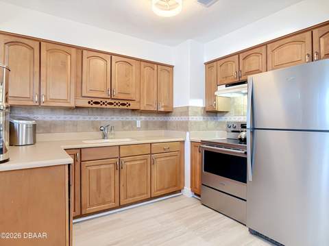 204 Osceola Avenue, Ormond Beach FL - photo 9 of 34