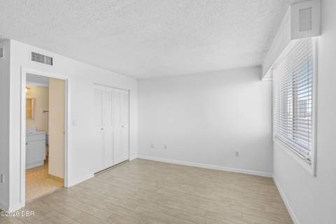 925 N Halifax Avenue #702, Daytona Beach FL - photo 7 of 52