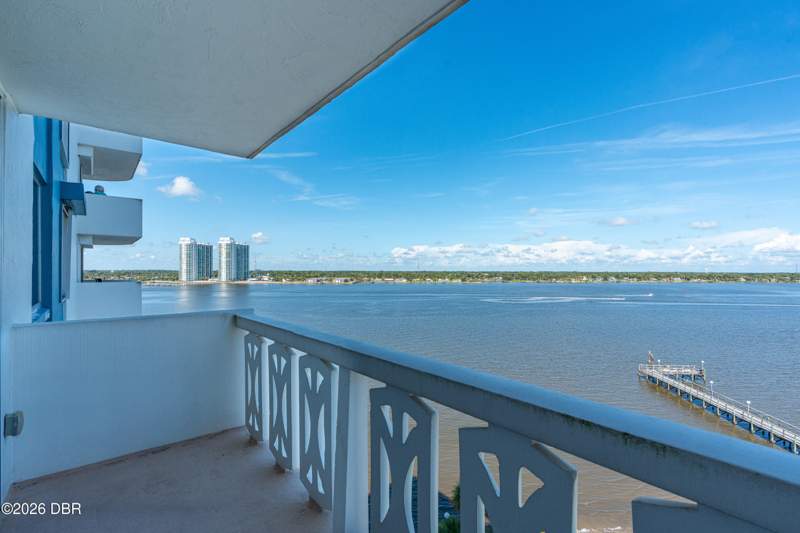 2 bedroom Condominium at 925 N Halifax Avenue #702, Bayshore Bath & Tennis Club Condo, Daytona Beach — photo 3